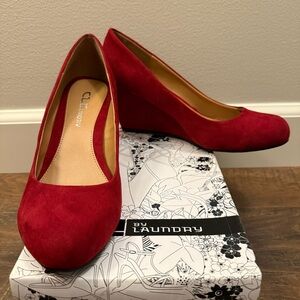 CL by Laundry Nima Wedge | Cherry Suede | 8.5M | NWT
